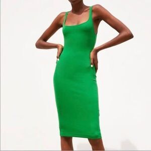 turquoise green dress zara Zara Green Floral Print Open Back Midi Dress (Removable Feather Cuff  included)